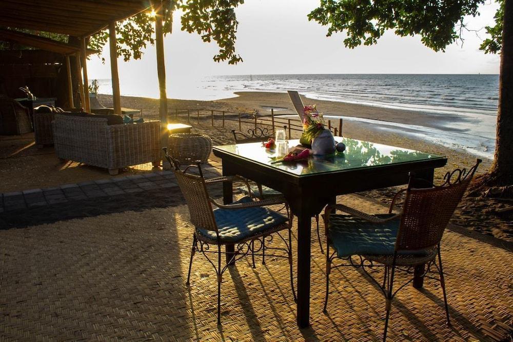 Lilin Lovina Beach Hotel Exteriör bild