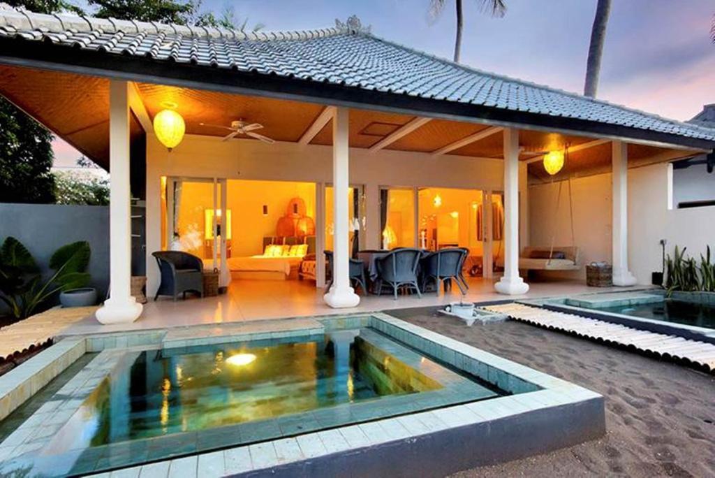 Lilin Lovina Beach Hotel Rum bild
