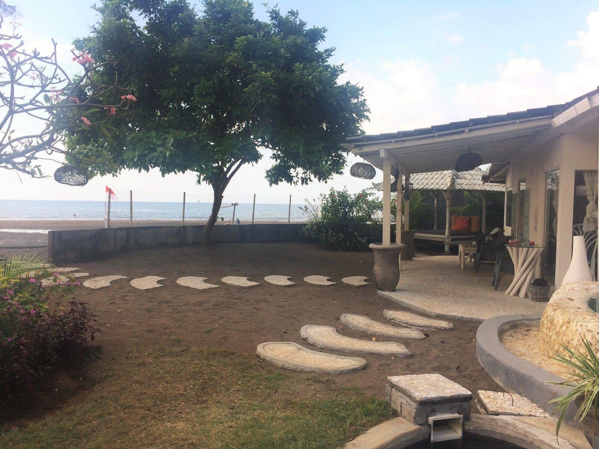 Lilin Lovina Beach Hotel Exteriör bild