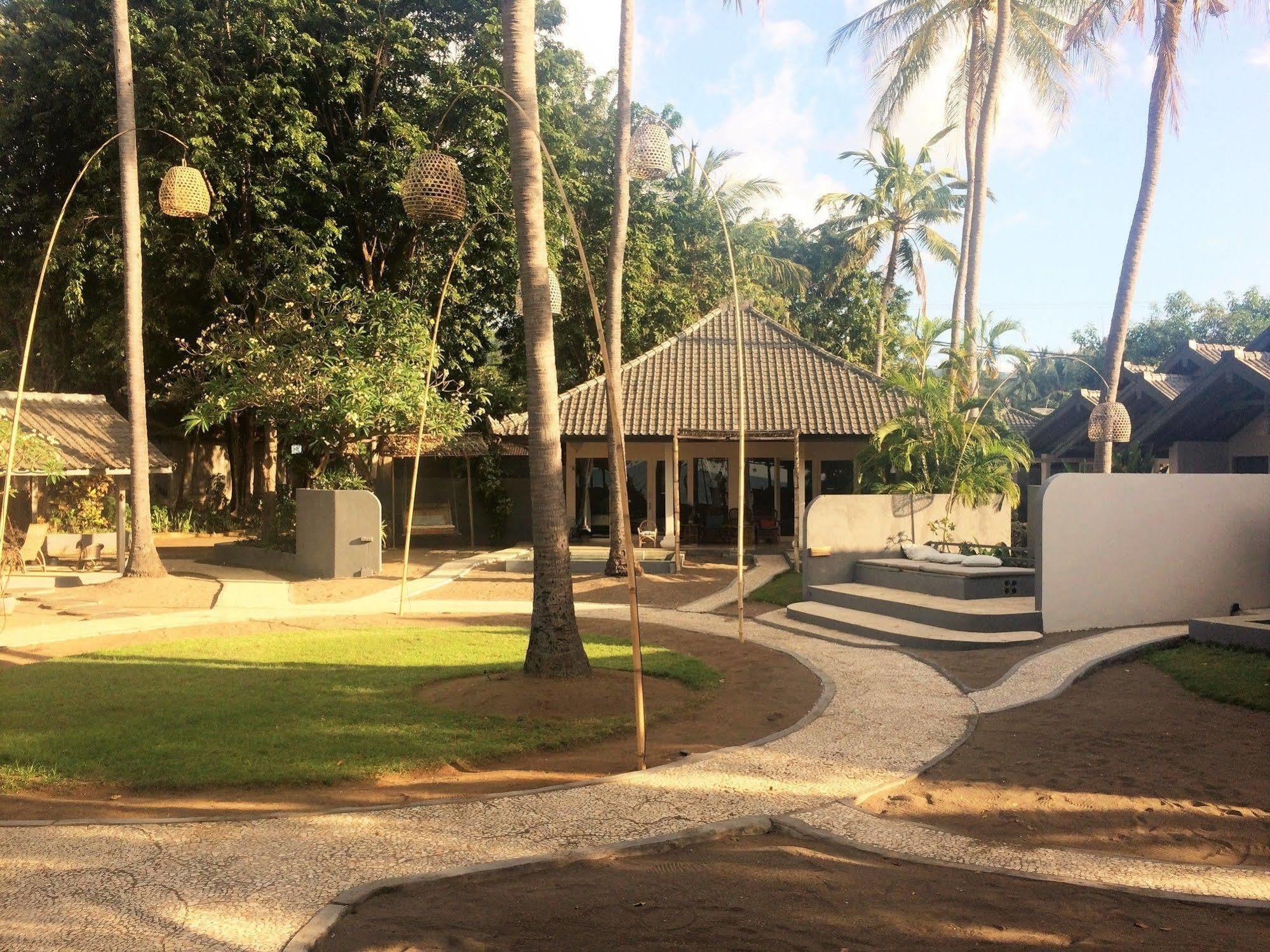 Lilin Lovina Beach Hotel Exteriör bild